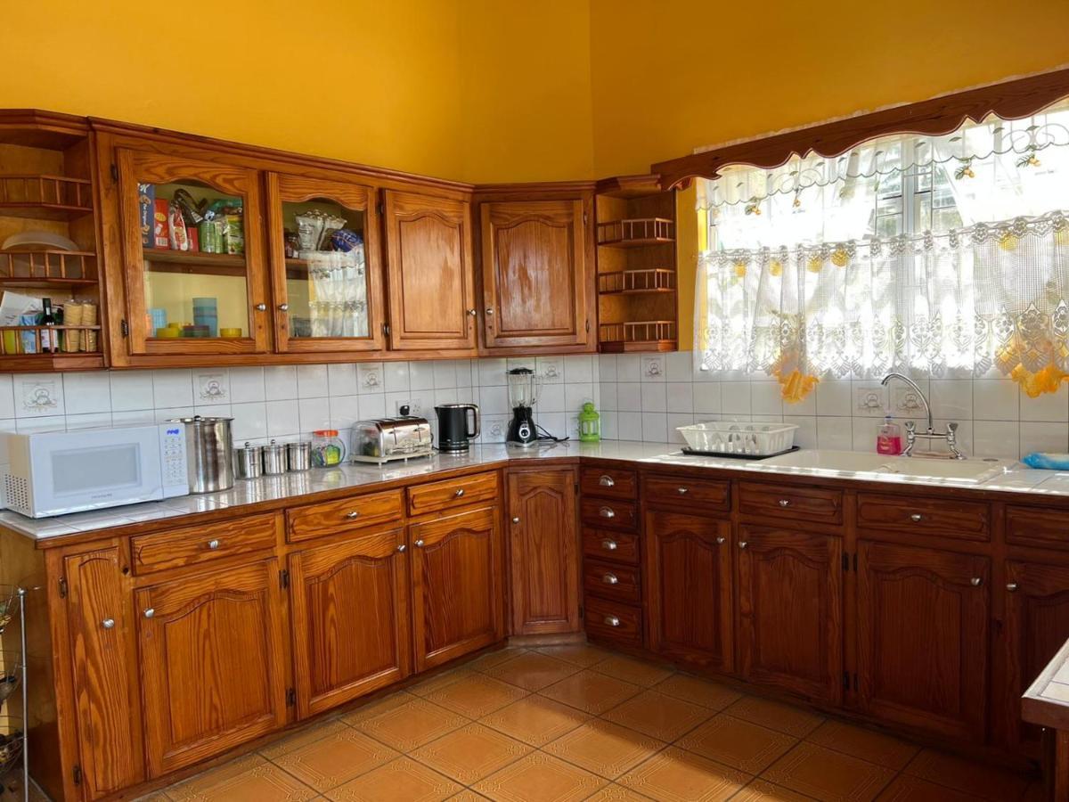 Delightful 4Bed Modern Villa With Wifi جزيرة جورس المظهر الخارجي الصورة